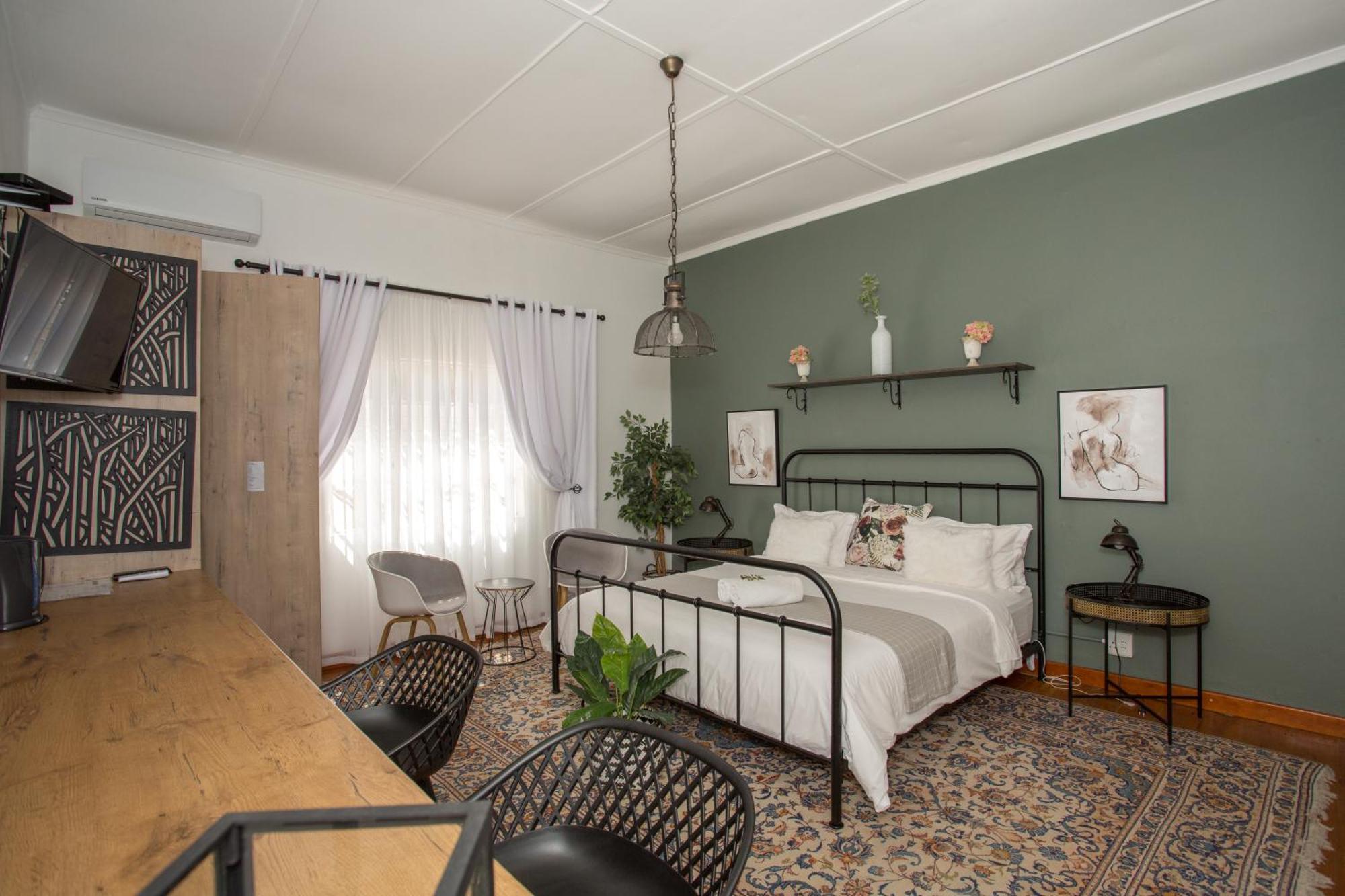 Steytlerville Royal Hotel Экстерьер фото