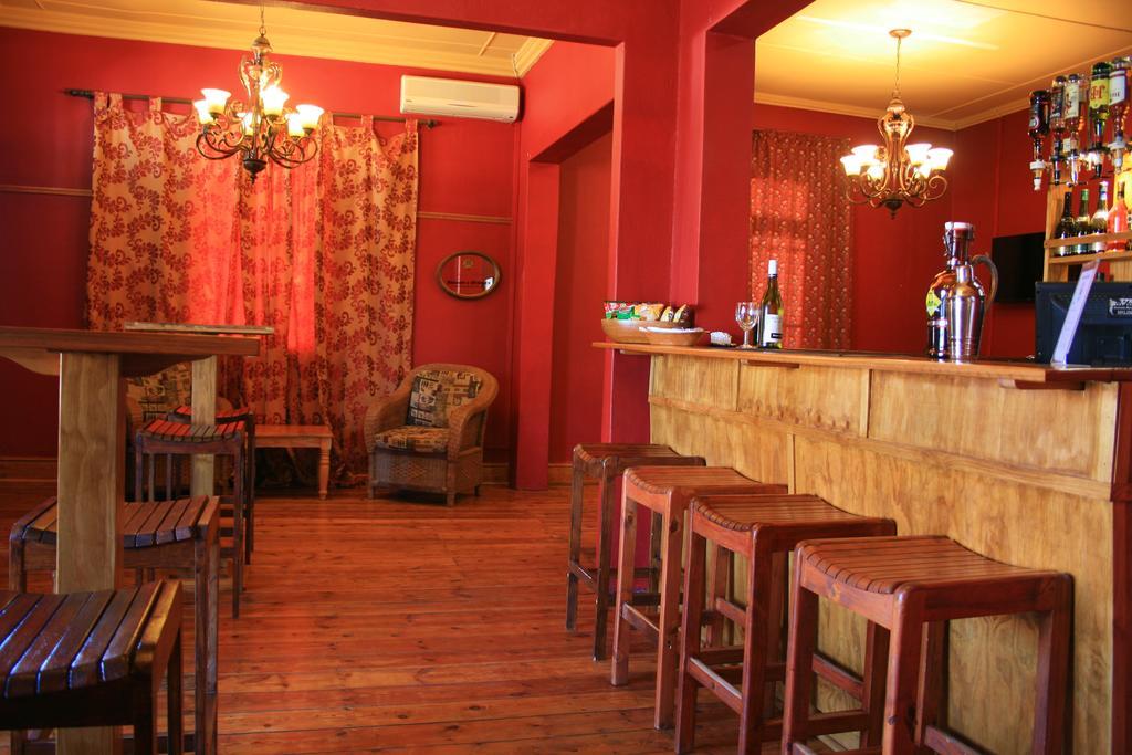 Steytlerville Royal Hotel Экстерьер фото