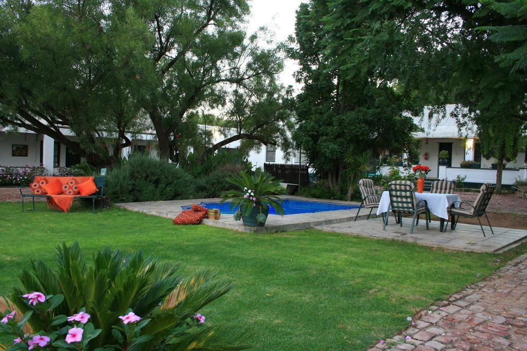 Steytlerville Royal Hotel Экстерьер фото